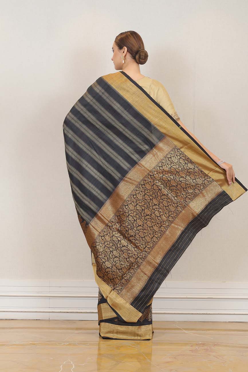 Saree in Black Color at online Simaaya