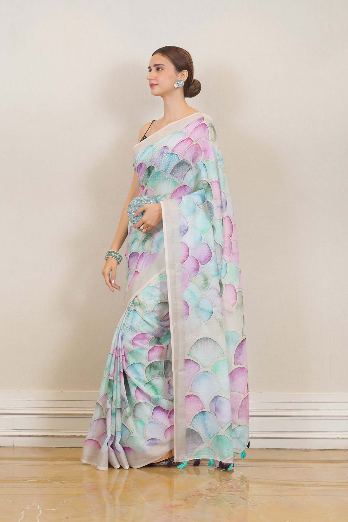 Saree in Sky Blue color at online Simaaya