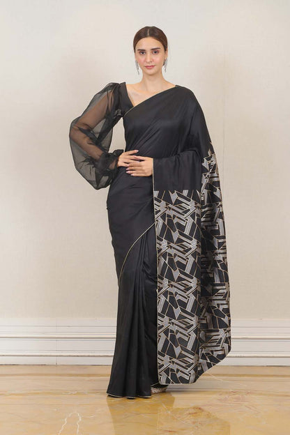 Saree in Black color at online Simaaya