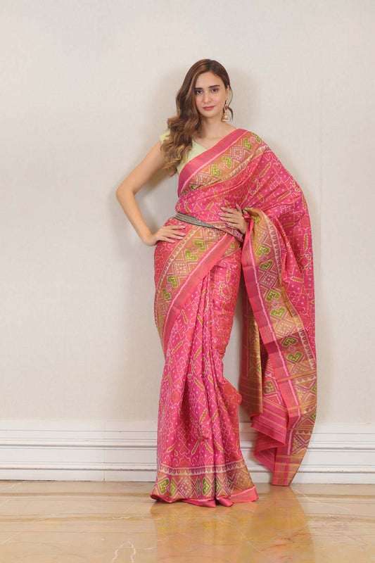 Saree in Pink color at online Simaaya